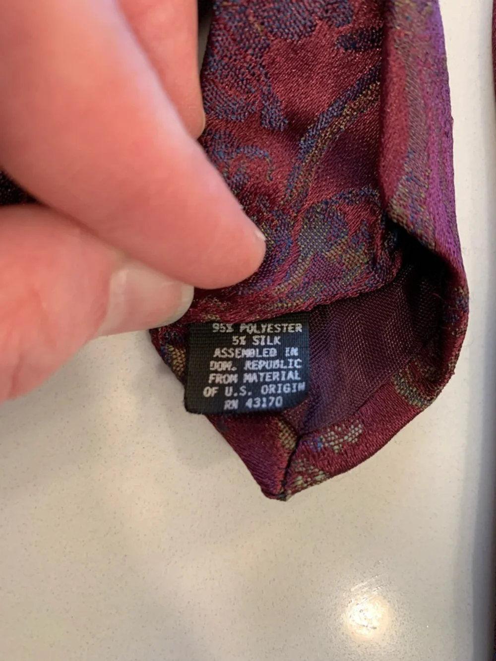 Buckingham Neck Tie Men’s W: 4” L: 57” Maroon Purple Floral Pattern